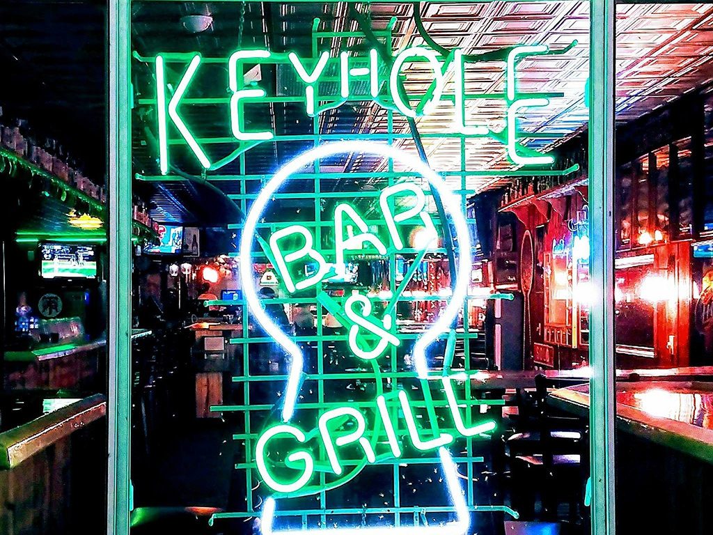 Keyhole Bar & Grill